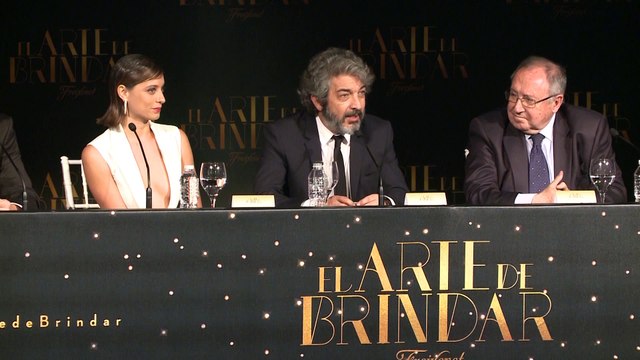 Darín y Jenner protagonistas del nuevo spot de Freixenet