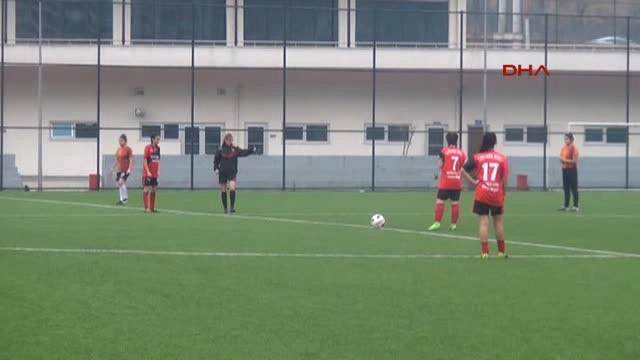 Gaziantep Kadınlardan, Kadına Şiddete Karşı Yağmur Altında Maç