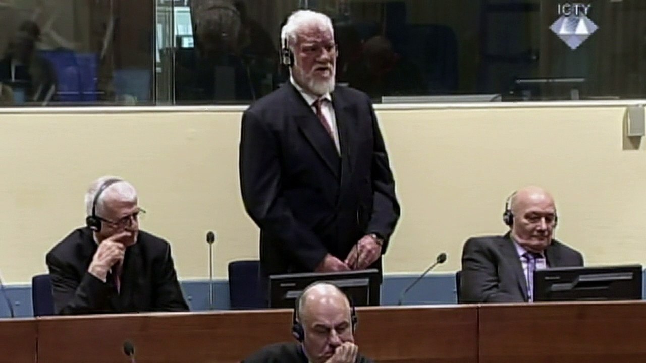 Verurteilter vergiftet sich nach Urteil von UN-Tribunal