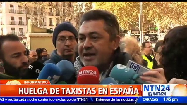 Gremio de taxistas protesta en España contra el servicio de las plataformas de transporte Uber y Cabify