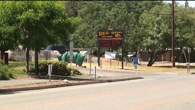 Father Claims High School Teacher Sent His Daughter Thousands of Inappropriate Texts