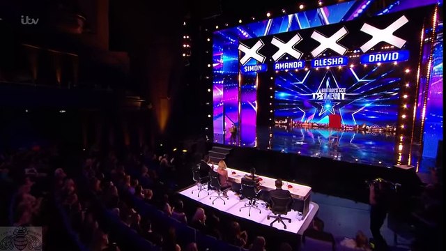 Britain's Got Talent 2017 Issy Simpson Amazing 8 Year Old Magician IRL Hermione Full Audition S11E02 - YouTube