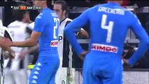 Auriemma gelato da Higuain. Juventus-Napoli 2-1