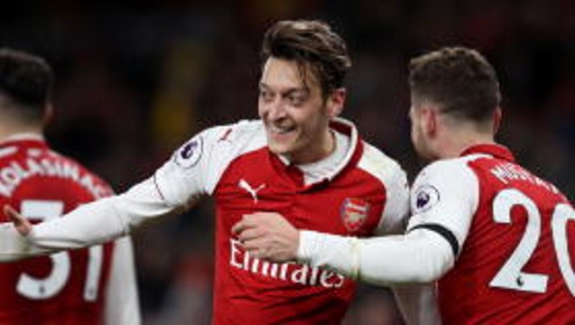 'Mature' Ozil fighting for Arsenal - Wenger