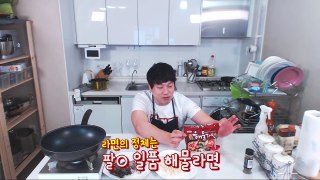 Menu that's disappearing from SOF's store [Seafood stir-fried ramen] [ENG SUB]-fA0ta4mn1i4