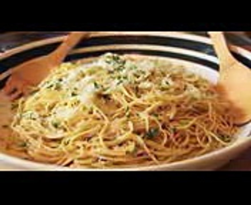 Garlic Spaghetti - Spaghetti Aglio e Olio Recipe - Pasta with Garlic and Olive Oil