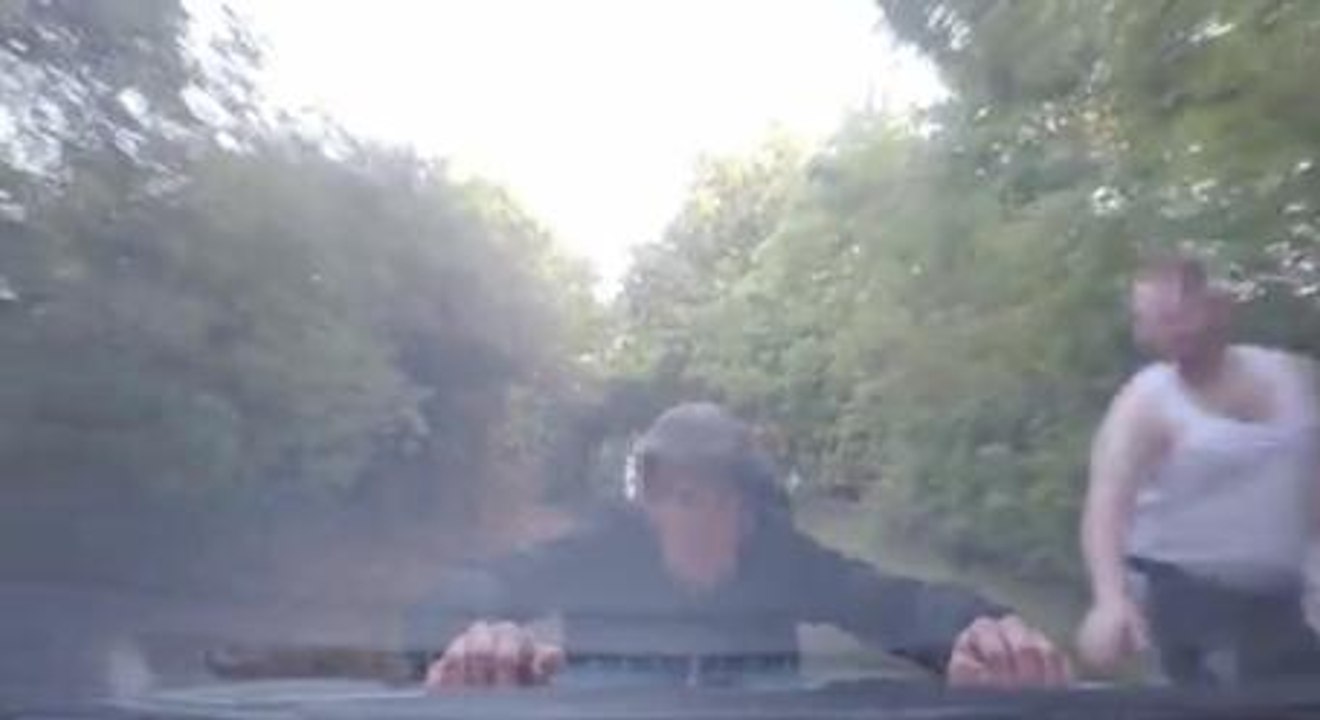 Couple Tries To Stop Hooligans Dumping Their Fridge On The Side Of The Road, Things Descend Into Chaos