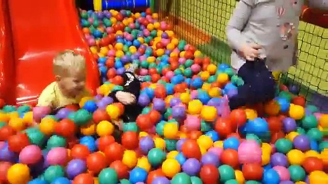 Indoor Playground Family Fun Play Area for kids playing with toys balls & Baby playroom-e2_fE39Dny4