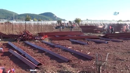 Afetzedeler Yaralarını Sarmaya Başladı