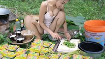 Viral Food Factory _ Beautiful Girl Fried 30 Package Noodle with 100 Egg Recipe _ Village Food