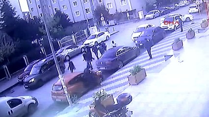 Esenyurt'ta Dehşet Anları; Sokak Ortasında Kadını Ezdi, Kaçarken Bir Kişiye Çarptı