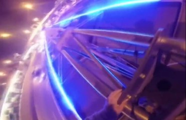 "Metrobüste sörf" çılgınlığı! Ölüme meydan okudular!