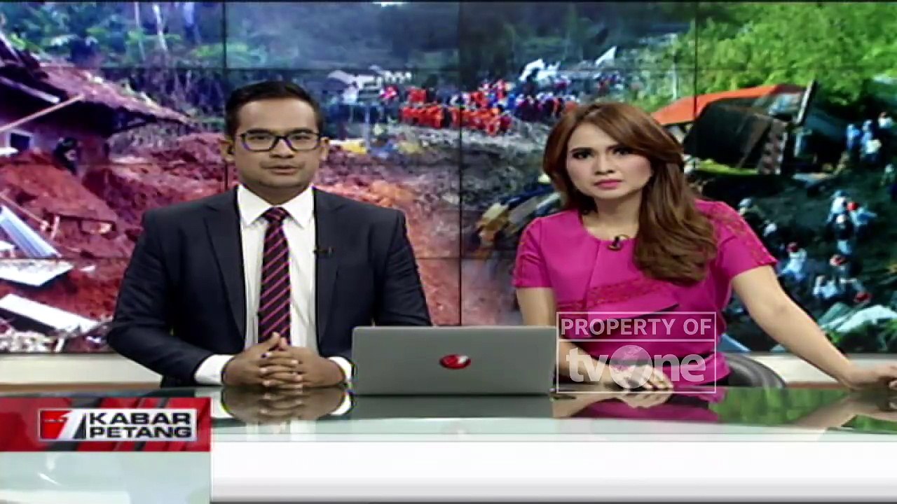 Petugas Kerahkan Tiga Alat Berat untuk Bersihkan Material Longsor Jalur Ponorogo-Pacitan