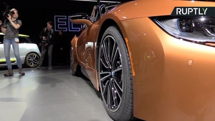 ロサンゼルスモーターショーで公開BMW「i8ロードスター」