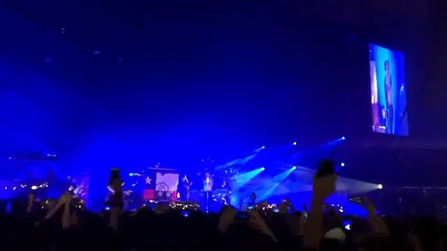 Linkin Park One More Light (Live Debut in Santiago, Chile)