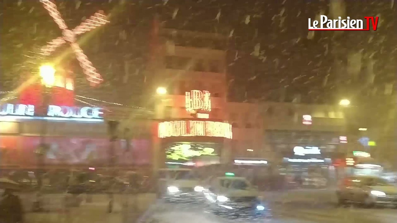 Premiers flocons de neige à Paris