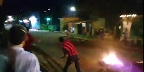 Enfrentamiento entre protestantes y policía en parque central de Las Vegas Santa Barbara