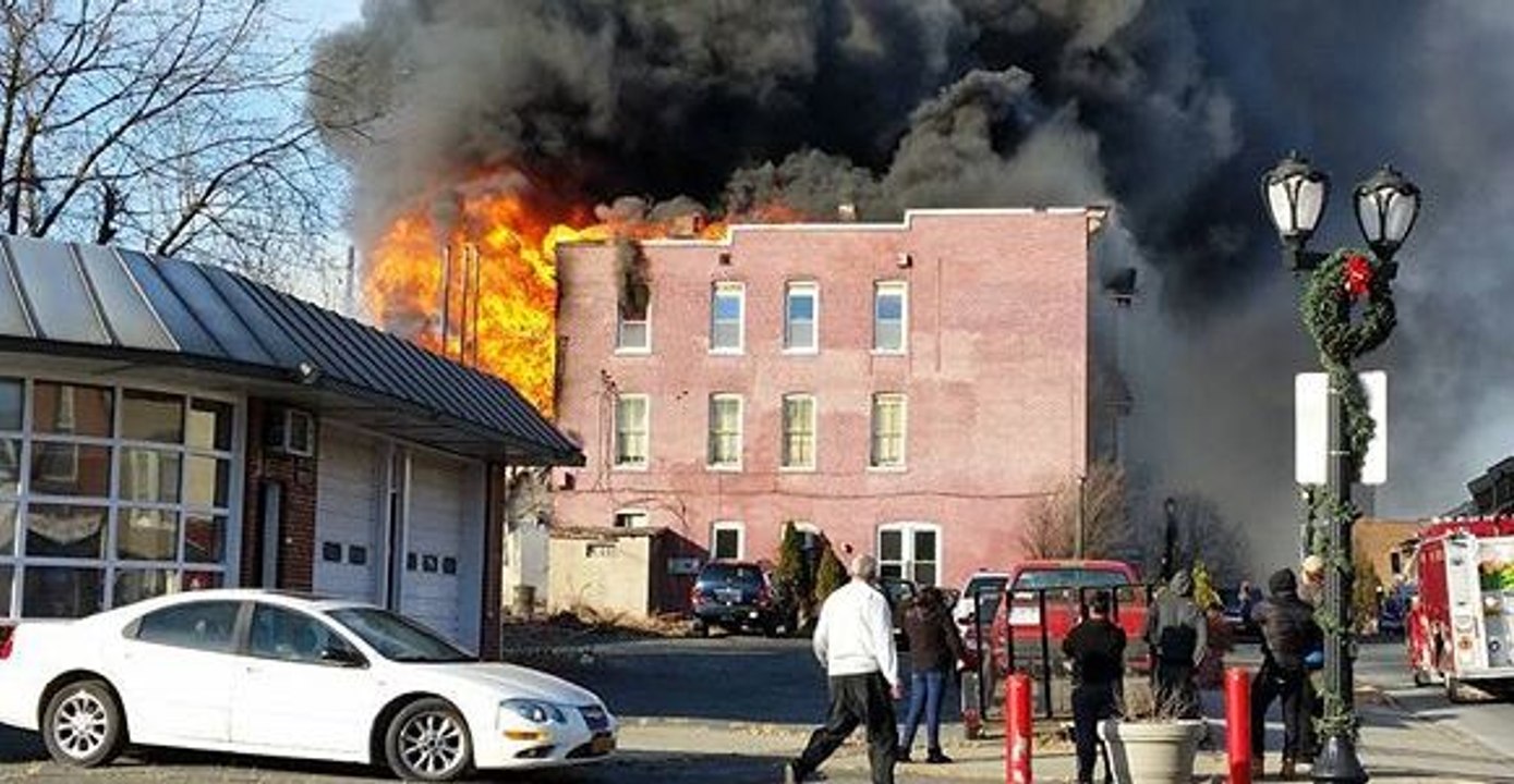 Fire Destroys Several Buildings Near Albany