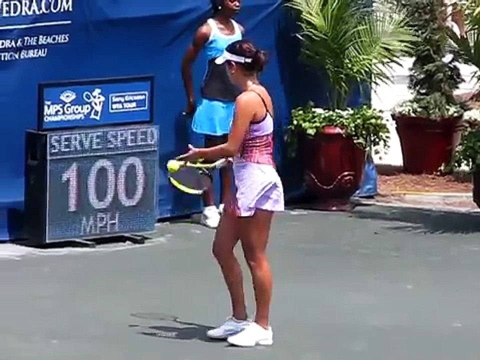 Julia Goerges 2010-KDtEKXRDQjo