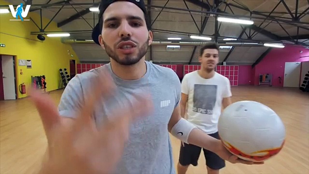 Wass défie Pierre Croce au FREESTYLE FOOTBALL-QRfeP61eSAY
