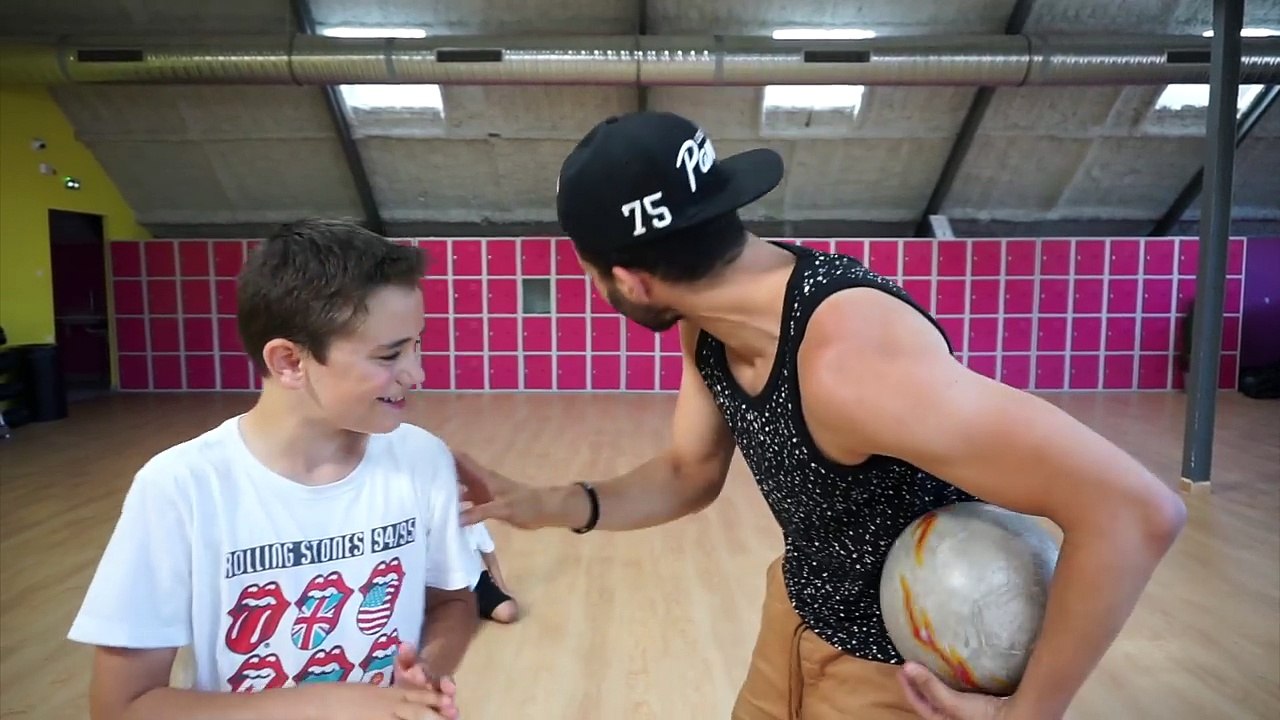 WASS défie SWAN THE VOICE au FREESTYLE FOOTBALL !-FsxMv-h6zR4