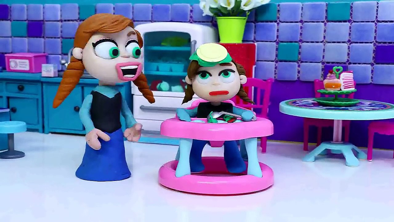 Frozen Elsa and Anna take photos with the iphone  Frozen Play Doh Cartoon Stop Motion-ku_nCGMz21c