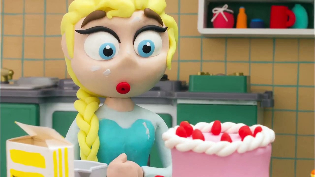 Princess Elsa baby and Spiderbaby on the Swings  Frozen Play Doh Cartoon Stop Motion-v_T6eAS-E8Y