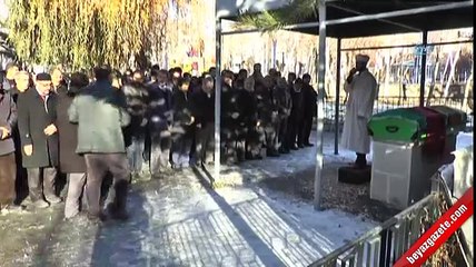 Balkondan düşen liseli kız hayatını kaybetti