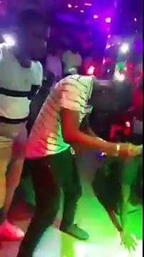 Commissaire 5500 dérange DJ Arafat au V.I.P Discothèque