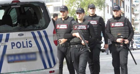 İstanbul'da Kavgayı Ayıran Polislere Taşlı Saldırı! Özel Harekatçılar Bölgede