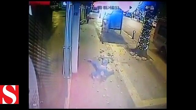 TRT World Muhabirinin beşinci kattan düşme anı kamerada