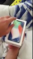 Kutu Açılışı Yapan Adamın iPhone X'undan Kıl Çıkması