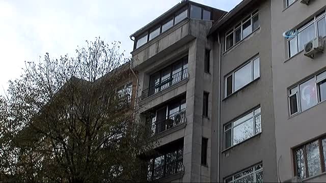 TRT World Muhabirinin Beşinci Kattan Düşme Anı Kamerada