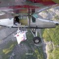 Deux wingsuiters français rentrent dans un avion en plein vol