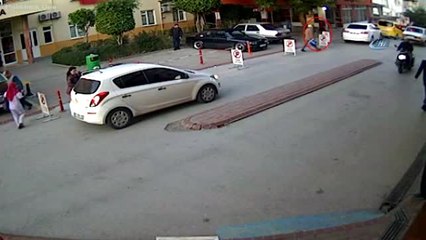 Hastanede 17 Bin TL'lik Vurgun Yapan Maskeli Yankesici Kamerada