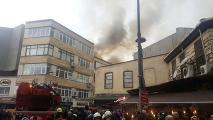 Beyoğlu'nda Mobilya Atölyesinde Yangın