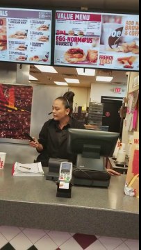 Manageuse d'un Burger King elle insulte une famille et les vire du restaurant !