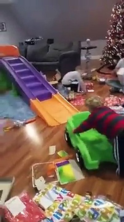 Un toboggan d’intérieur pour amuser vos bambins lorsqu’il fait trop froid dehors !