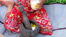 Khmer Food - Beautiful Girl Cook Traditional Khmer Food in Home Village