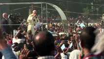 البابا فرنسيس يتقي 18 لاجئا من أقلية الروهينغا في بنغلادش