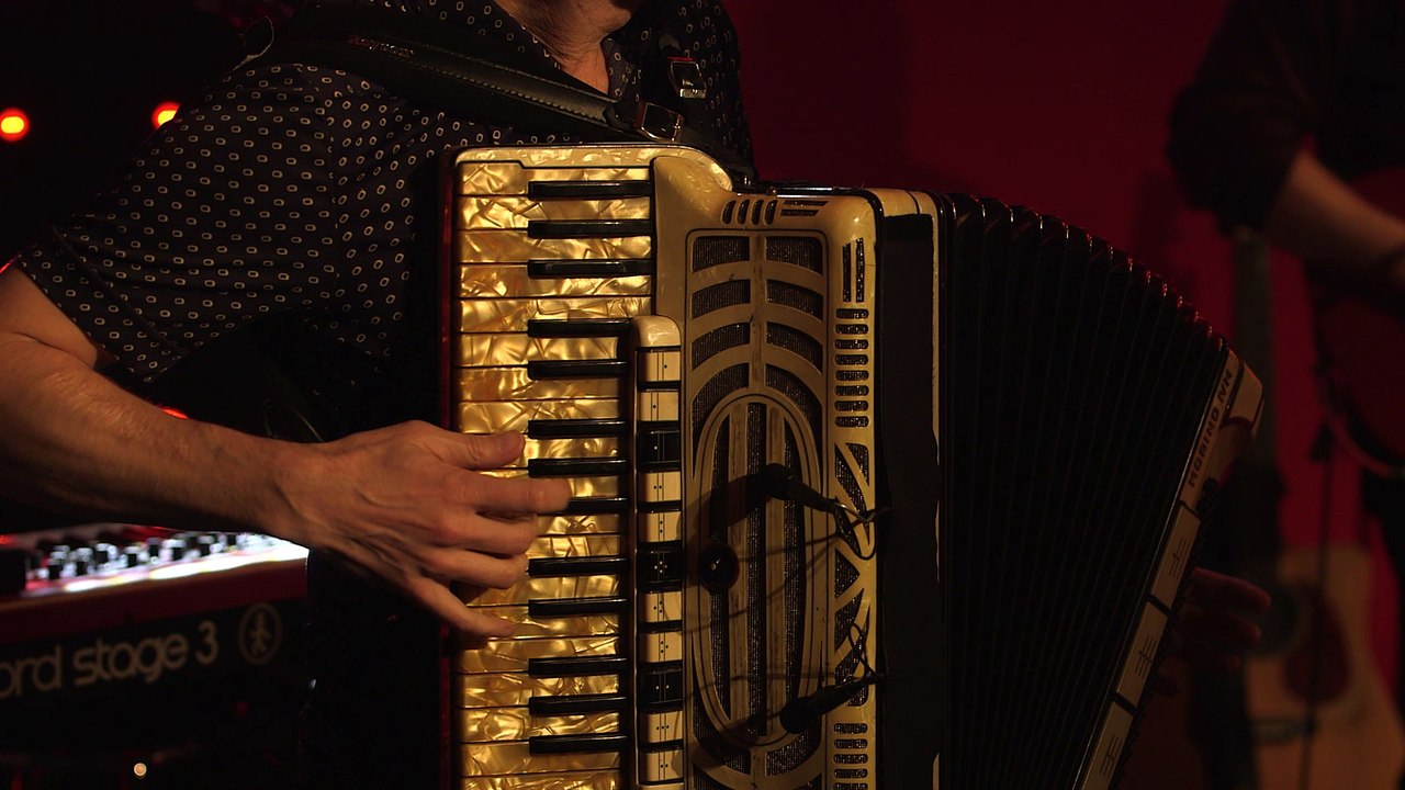 Bernard Lavilliers - Les mains d'or (LIVE) - Le Grand Studio RTL