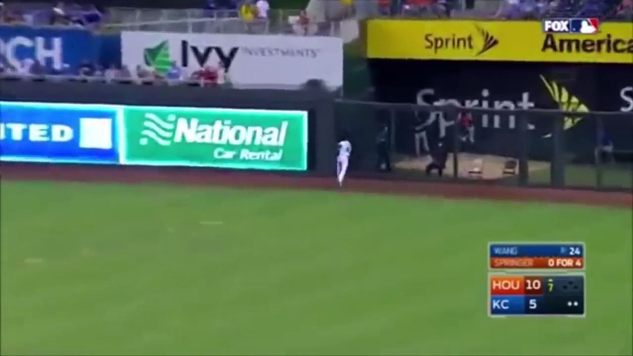 야구 보러 왔는데 체조 경기 같아 보이는 MLB 체조선수들