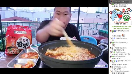 비 올땐 야외에서 라면이지~ [오징어 짬뽕] 3개 요리&먹방!! [흥삼] in 옥탑방 (17.7.7) Cook&Mukbang