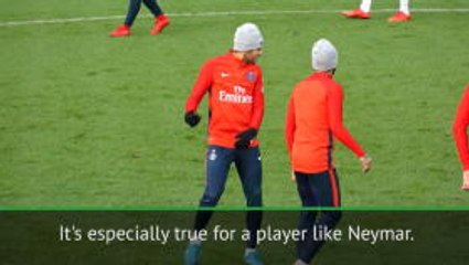 Emery urges referee to protect under-fire Neymar