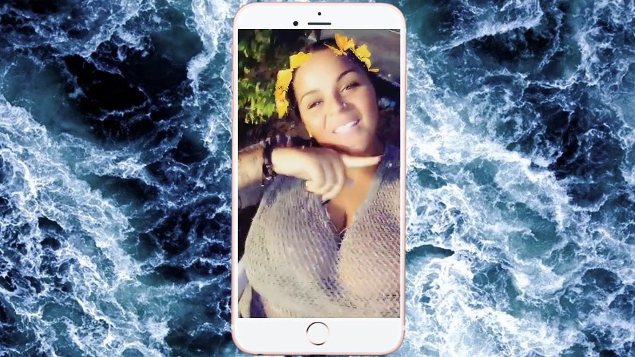 Sarah Fraisou avec Makassy sur son CLIP Place à la Joie feat Djerise !-kjb9zSHRZAo