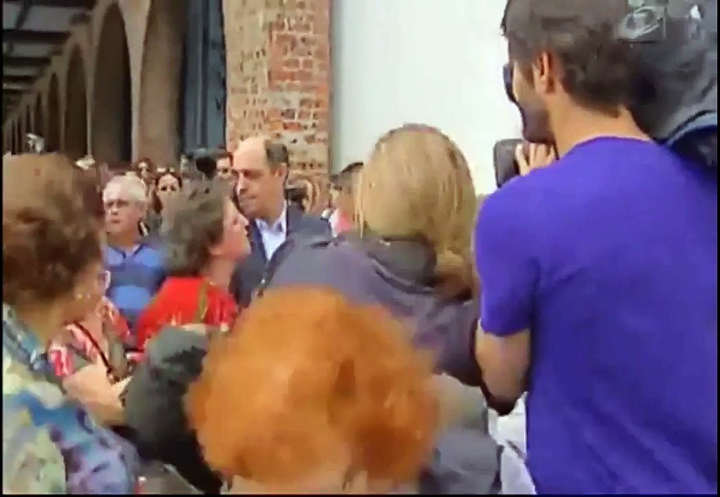 "Não prestas, pá! Pa Primeiro-Ministro, pá! Vai para a câmara, é onde ficas bem! És um borra-botas"