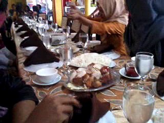 Menu Halal Jamuan Makan Siang di restoran 20 November 2017