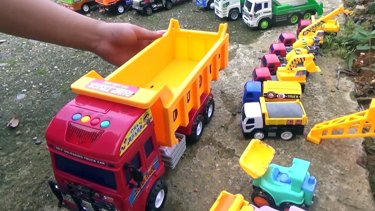 車のおもちゃ！消防車 、救急車、パトカー、白バイ！はたらくくるまがいっぱい ! のりものコレクション 重機のおもちゃ 働く車 ! Tomica Toys Kids