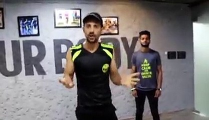 Lets # dance to get fit now, Cool moves under 2 minute.