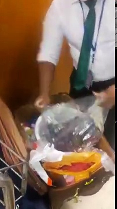 කුවේට් සිට ලංකාවට එන දුක් විදලා විදලා...